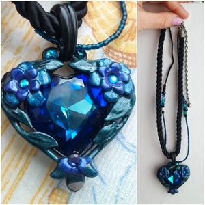 🌙Beautiful Bold Blue Heart Necklace
